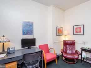 313 S 16TH Street, Philadelphia PA 19102