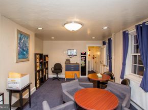 313 S 16TH Street, Philadelphia PA 19102