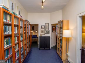 313 S 16TH Street, Philadelphia PA 19102