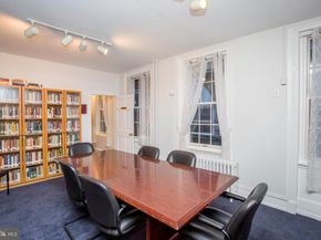 313 S 16TH Street, Philadelphia PA 19102