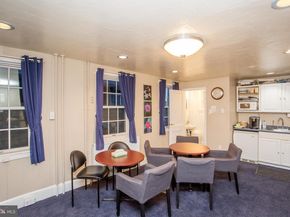 313 S 16TH Street, Philadelphia PA 19102