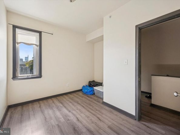 1812 W Montgomery Avenue, Philadelphia PA 19121