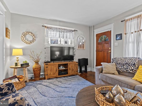 317 N Llanwellyn Avenue, Glenolden PA 19036