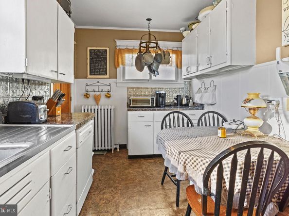 317 N Llanwellyn Avenue, Glenolden PA 19036