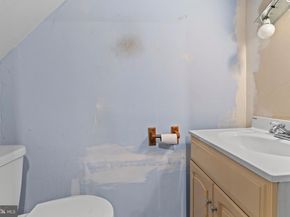 317 N Llanwellyn Avenue, Glenolden PA 19036