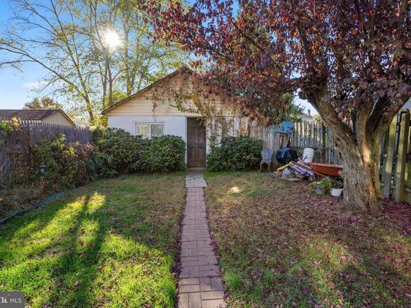 317 N Llanwellyn Avenue, Glenolden PA 19036