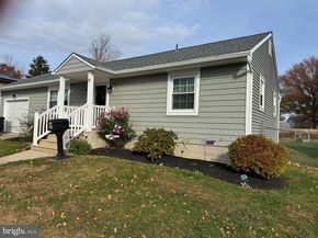 9 Lynns Court, Morrisville PA 19067