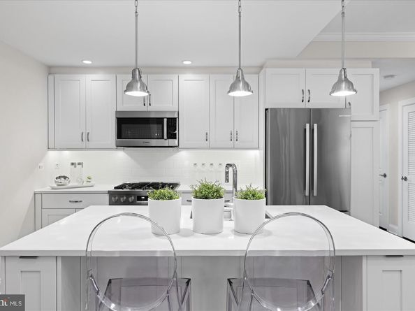 4915 Hampden Lane 109, Bethesda MD 20814