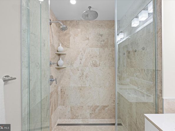 4915 Hampden Lane 109, Bethesda MD 20814