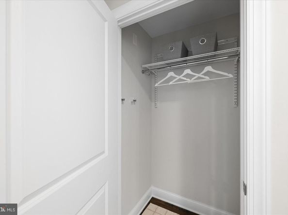 4915 Hampden Lane 109, Bethesda MD 20814