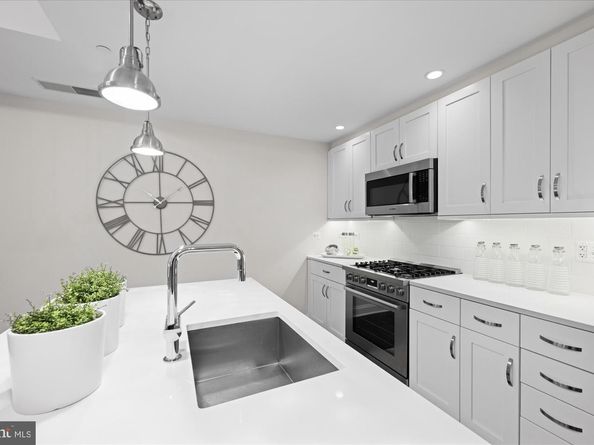 4915 Hampden Lane 109, Bethesda MD 20814