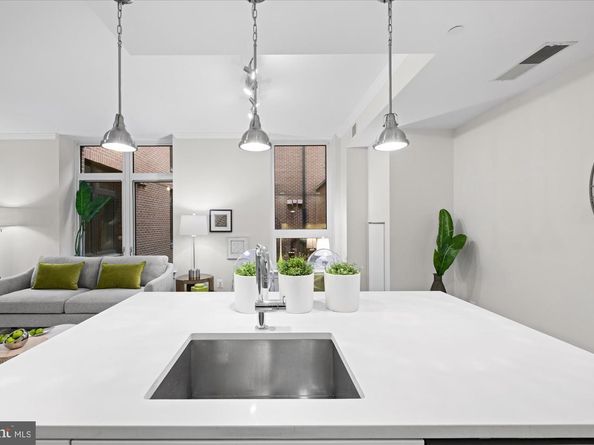 4915 Hampden Lane 109, Bethesda MD 20814