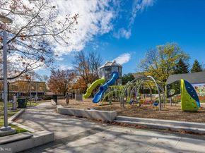 4915 Hampden Lane 109, Bethesda MD 20814