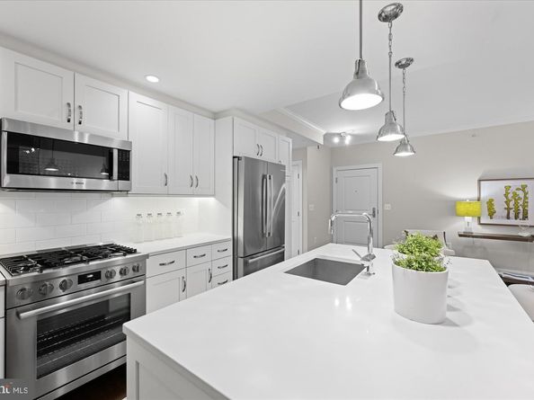 4915 Hampden Lane 109, Bethesda MD 20814