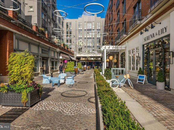 4915 Hampden Lane 109, Bethesda MD 20814