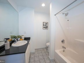 1001 Chestnut Street 705E, Philadelphia PA 19107