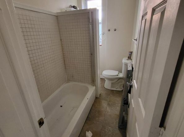 5855 Windsor Avenue, Philadelphia PA 19143