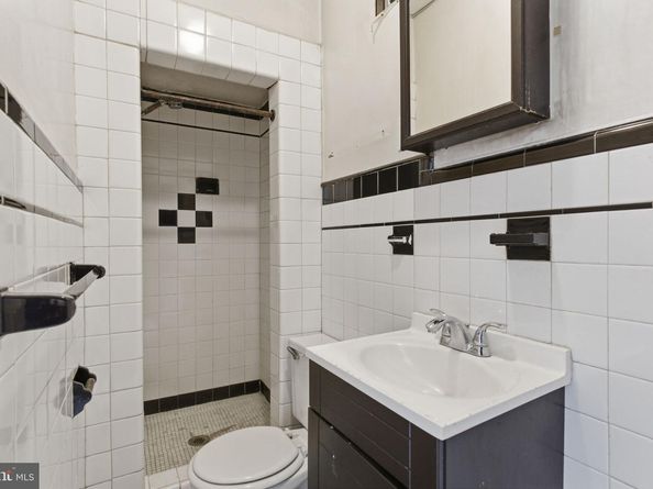 1337 E Snyder Avenue, Philadelphia PA 19148