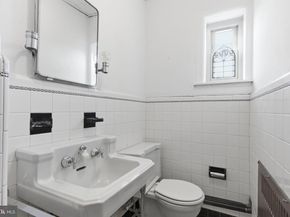 1337 E Snyder Avenue, Philadelphia PA 19148