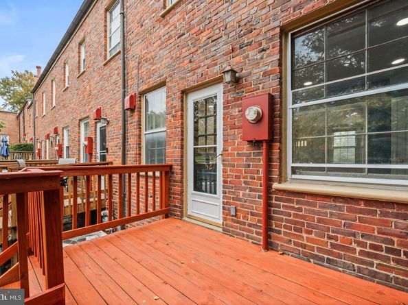 1400 S Edgewood Street S 527, Arlington VA 22204