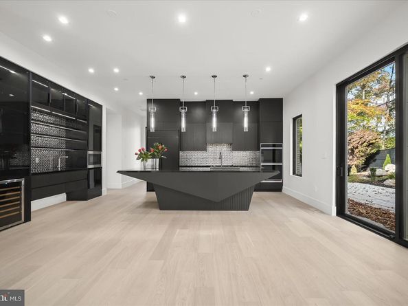 4509 Foxhall Crescent NW, Washington DC 20007