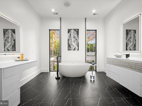 4509 Foxhall Crescent NW, Washington DC 20007