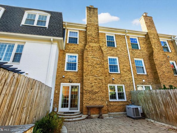 7416 Hallcrest, Mclean VA 22102