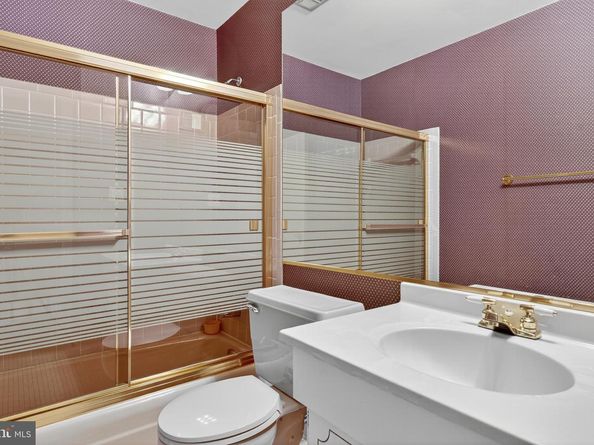 7416 Hallcrest, Mclean VA 22102