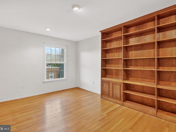 7416 Hallcrest, Mclean VA 22102