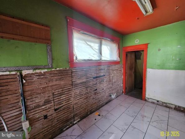 71 Burnside Avenue, Sharon Hill PA 19079