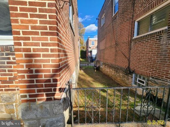 71 Burnside Avenue, Sharon Hill PA 19079