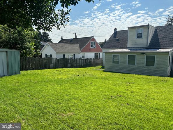 202 Rolling Road, Broomall PA 19008