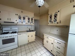 202 Rolling Road, Broomall PA 19008