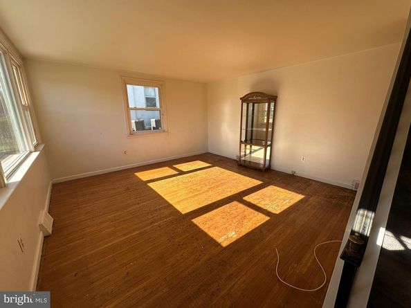 202 Rolling Road, Broomall PA 19008