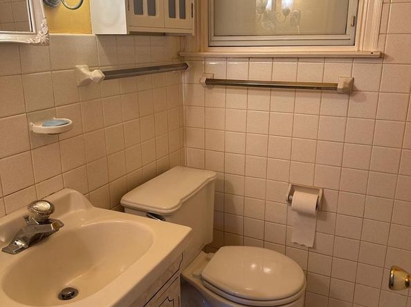 202 Rolling Road, Broomall PA 19008