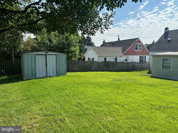 202 Rolling Road, Broomall PA 19008