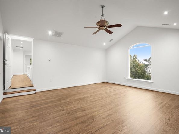 1404 Wynhurst Lane, Vienna VA 22182