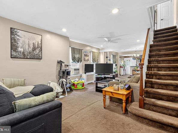 209 Amosland Road, Holmes PA 19043