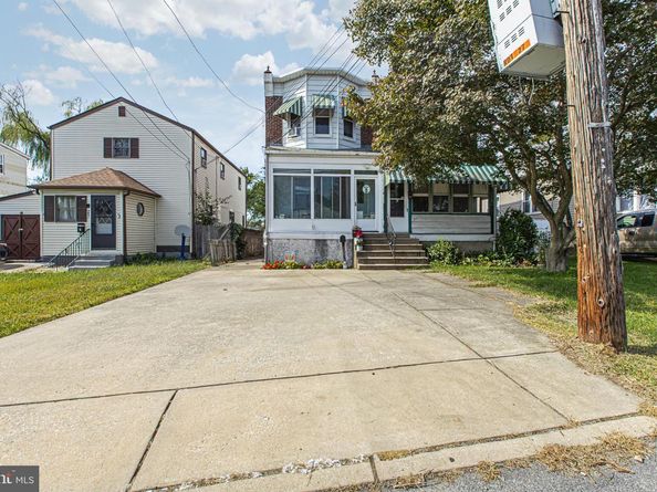 209 Amosland Road, Holmes PA 19043