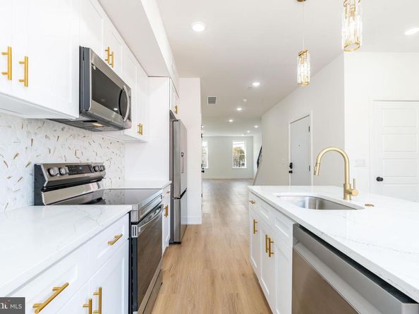 737 N 42nd Street, Philadelphia PA 19104