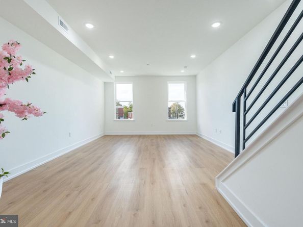 737 N 42nd Street, Philadelphia PA 19104