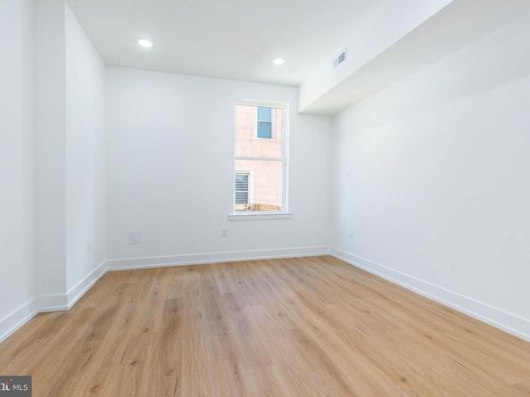 737 N 42nd Street, Philadelphia PA 19104