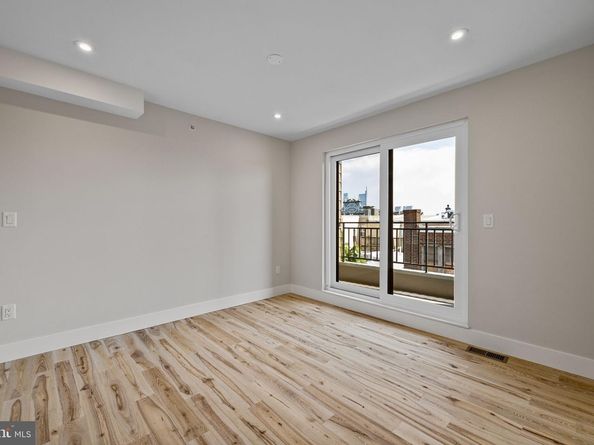 2715 W Flora Street, Philadelphia PA 19121