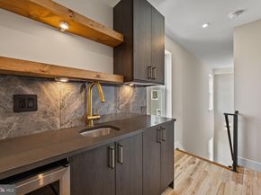 2715 W Flora Street, Philadelphia PA 19121