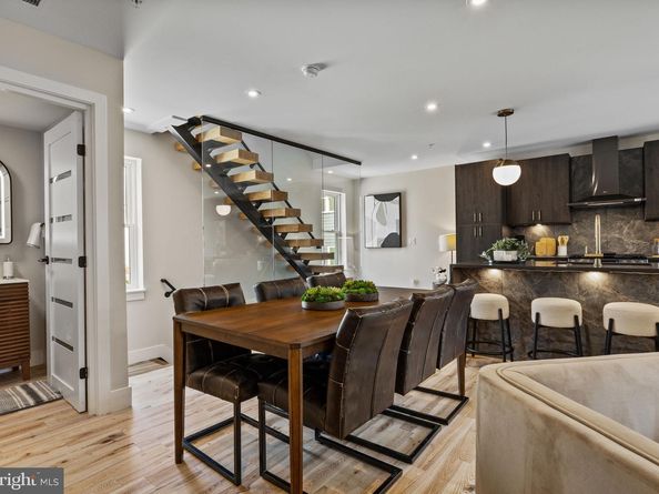 2715 W Flora Street, Philadelphia PA 19121