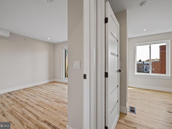 2715 W Flora Street, Philadelphia PA 19121