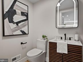 2715 W Flora Street, Philadelphia PA 19121