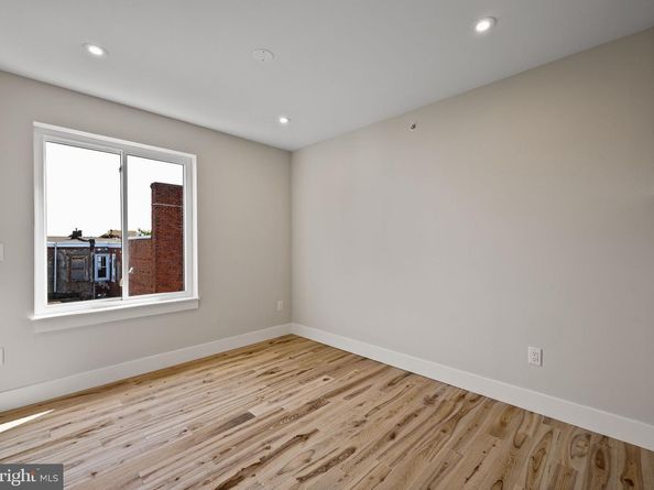 2715 W Flora Street, Philadelphia PA 19121