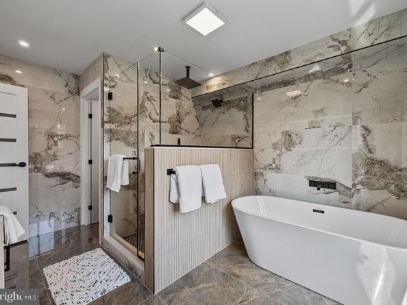 2715 W Flora Street, Philadelphia PA 19121