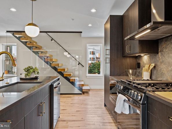 2715 W Flora Street, Philadelphia PA 19121